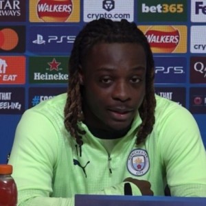 开云官网-笑着回答！多库：没看阿森纳vs曼联，但枪手输球对我们有利